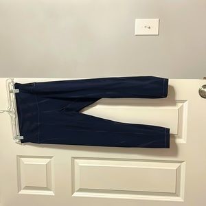 Lululemon size 8 navy streaked leggings